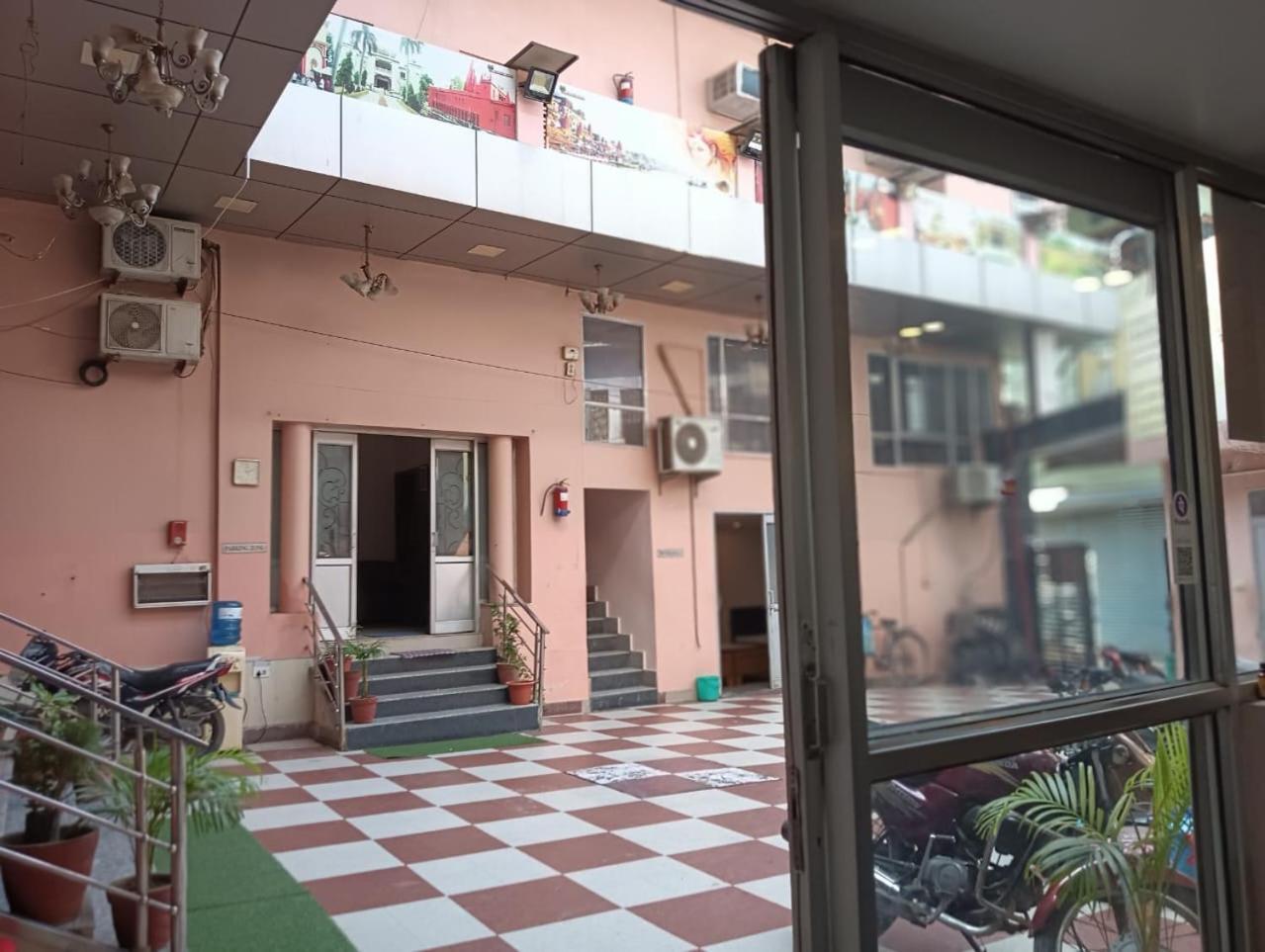 Shree Krishna Hotel Inn 바라나시 외부 사진